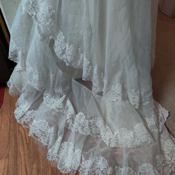 Vintage Lace Wedding Dress - Picture 10 of 14